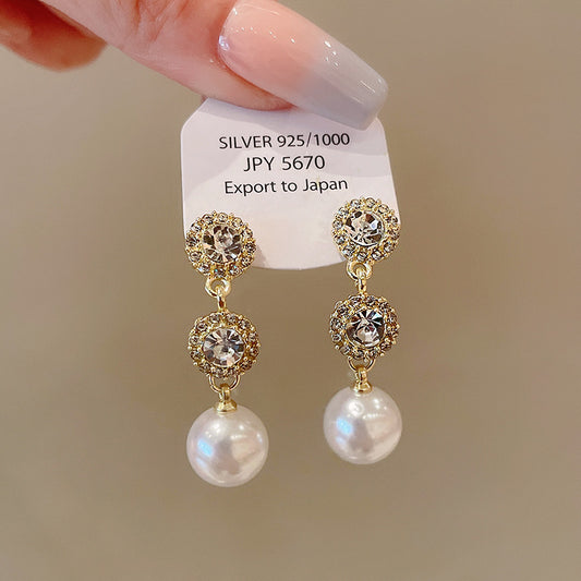 Fashionable Pearl Earrings