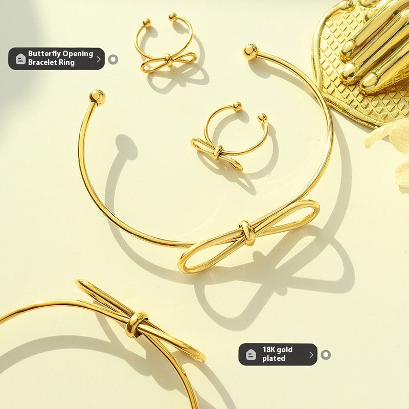 Assorted Gold jewelry - Rings and Bracelets